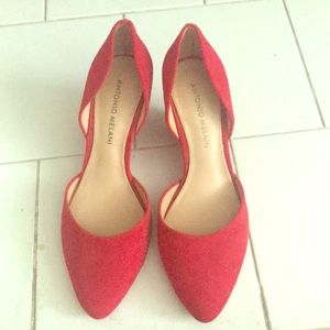 Brushed red leather Antonio Melani wedges